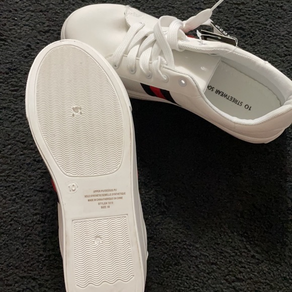 Brand NEW white sneakers - Picture 4 of 5